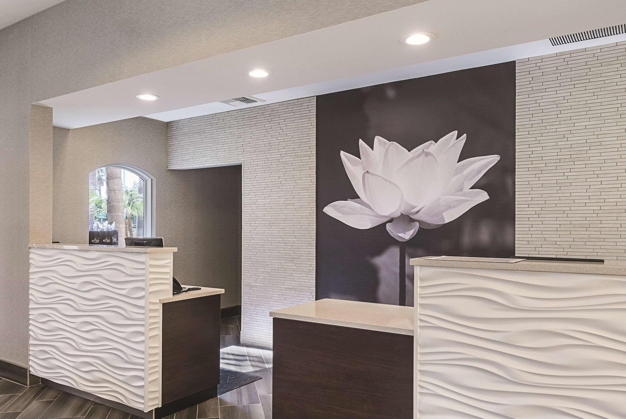 La Quinta Inn & Suites By Wyndham Ontario Airport Zewnętrze zdjęcie